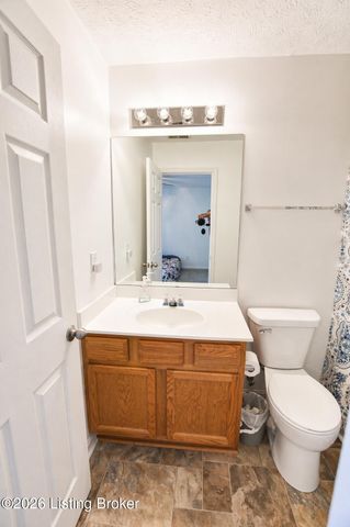 8601 Grand Neptune Dr, Louisville, KY 40228