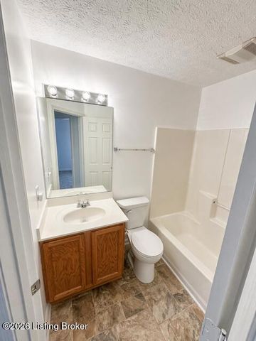 8601 Grand Neptune Dr, Louisville, KY 40228