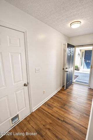 8601 Grand Neptune Dr, Louisville, KY 40228