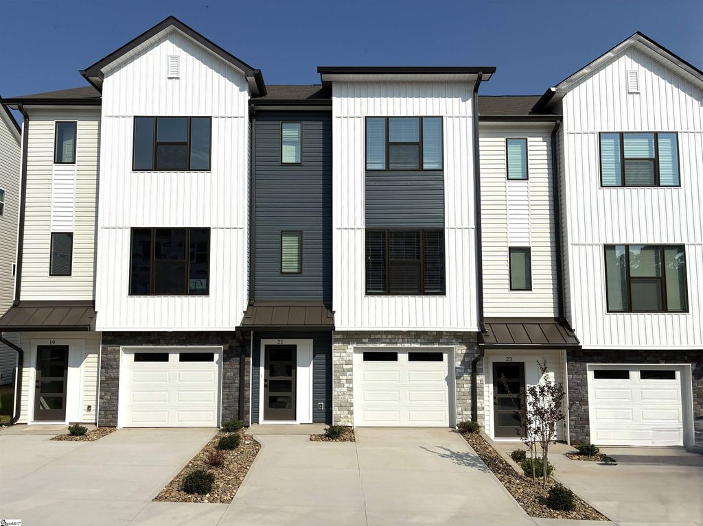 21 Pikewood Lane, Greenville, SC 29607