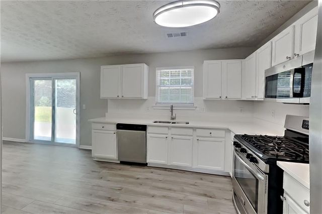 3279 Deer Valley Drive NW, Acworth, GA 30101