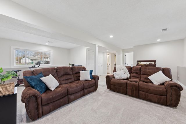 4028 Aspen Circle S, Rockford, MN 55373