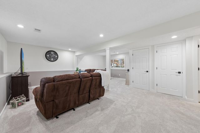 4028 Aspen Circle S, Rockford, MN 55373