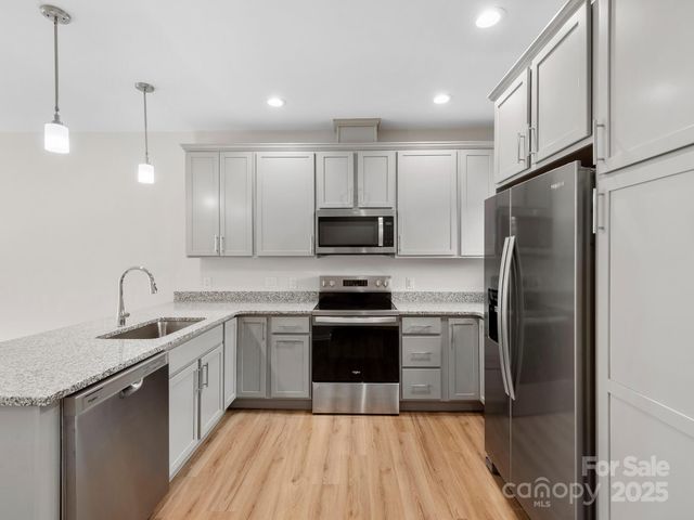 3 Lee Garden Lane 204, Asheville, NC 28801