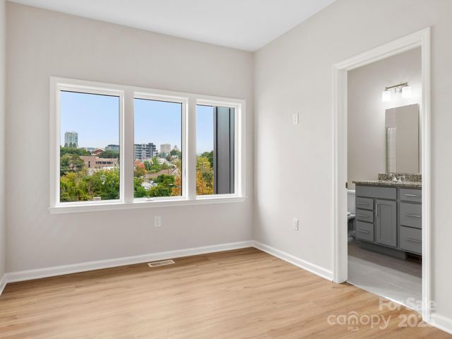 3 Lee Garden Lane 204, Asheville, NC 28801