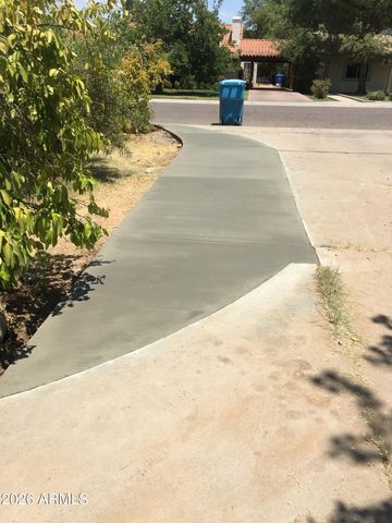 323 E ROSE Lane, Phoenix, AZ 85012