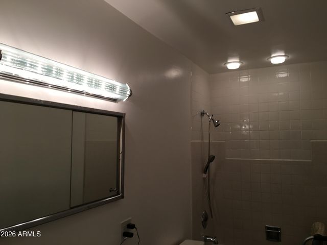 323 E ROSE Lane, Phoenix, AZ 85012