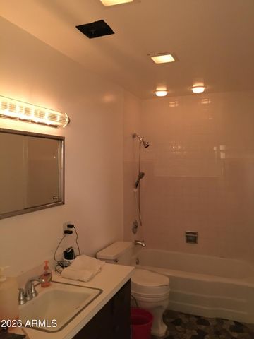 323 E ROSE Lane, Phoenix, AZ 85012