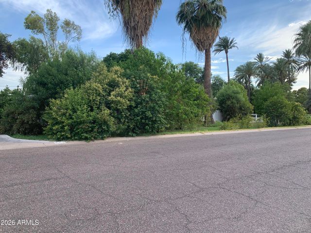 323 E ROSE Lane, Phoenix, AZ 85012