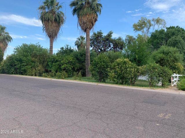 323 E ROSE Lane, Phoenix, AZ 85012