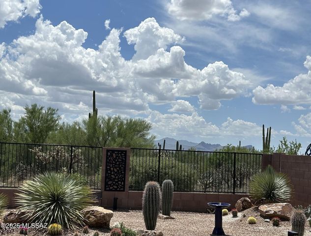 7631 W Laurel Lane, Marana, AZ 85658