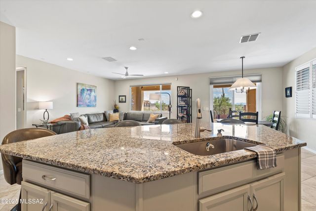 7631 W Laurel Lane, Marana, AZ 85658