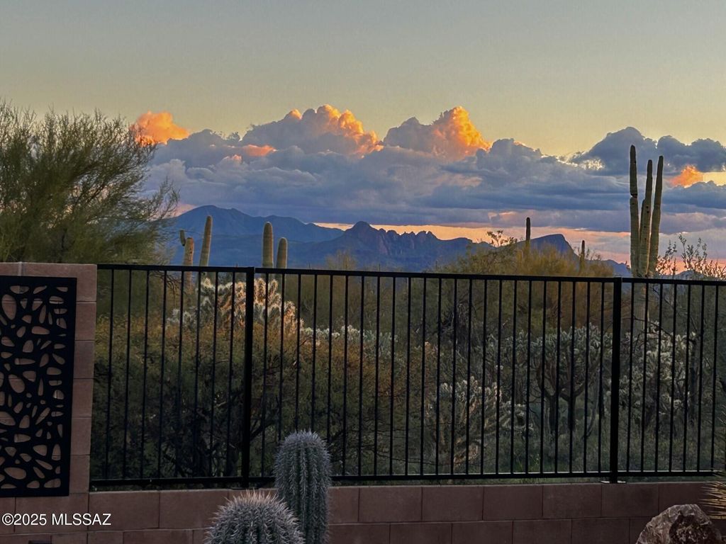 7631 W Laurel Lane, Marana, AZ 85658