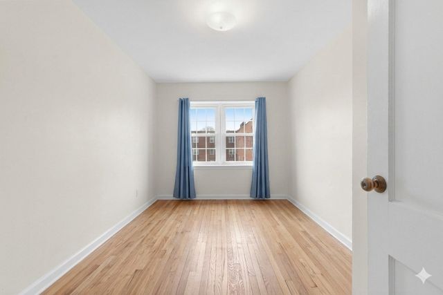 9 Lennon Ct 13, Boston, MA 02127