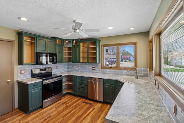 5612 Linden Circle, Johnston, IA 50131