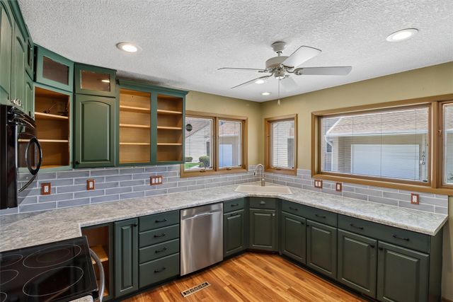 5612 Linden Circle, Johnston, IA 50131