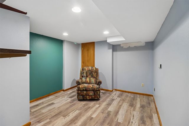 5612 Linden Circle, Johnston, IA 50131