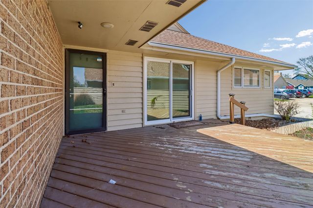 5612 Linden Circle, Johnston, IA 50131