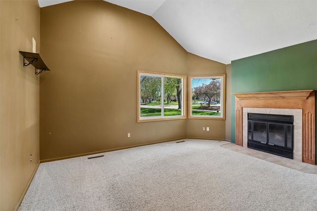 5612 Linden Circle, Johnston, IA 50131