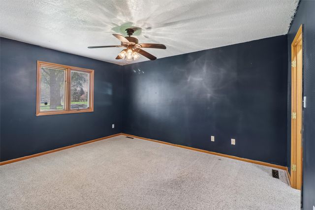 5612 Linden Circle, Johnston, IA 50131