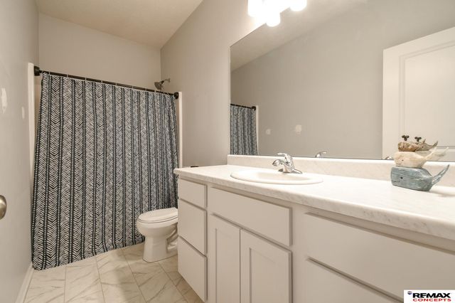 6708 Verano Drive, Lincoln, NE 68523
