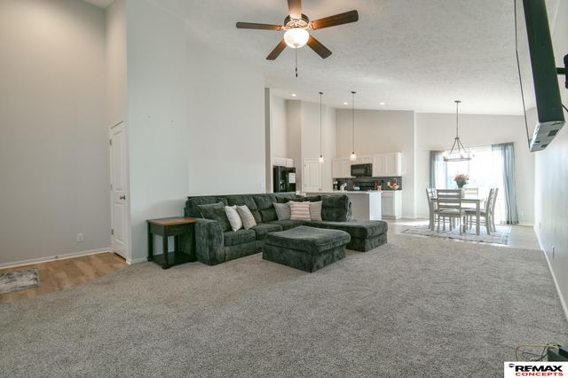 6708 Verano Drive, Lincoln, NE 68523