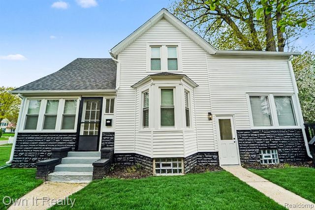 168 Kerby Road, Grosse Pointe Farms, MI 48236