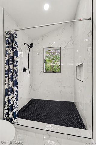 168 Kerby Road, Grosse Pointe Farms, MI 48236