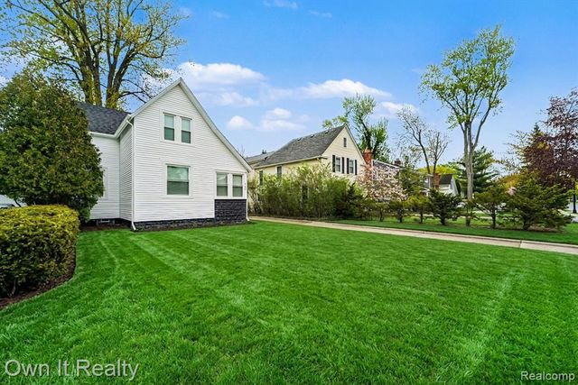 168 Kerby Road, Grosse Pointe Farms, MI 48236