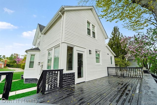 168 Kerby Road, Grosse Pointe Farms, MI 48236