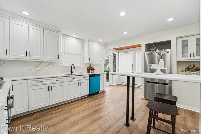 168 Kerby Road, Grosse Pointe Farms, MI 48236