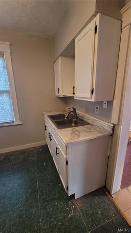 6205 Dardanella Avenue, St Louis, MO 63121