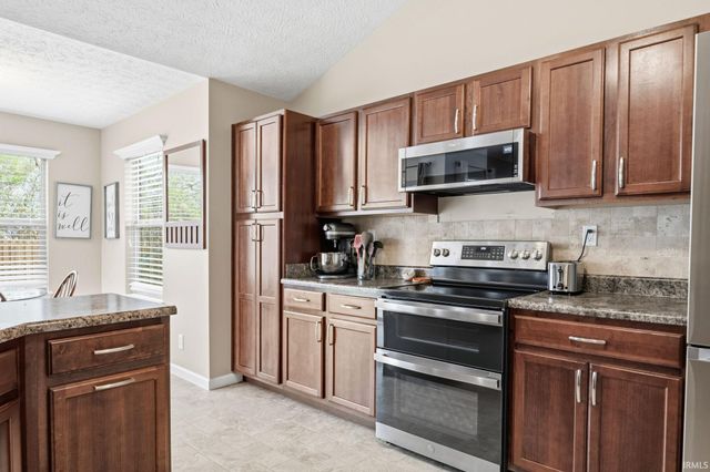 2812 Grosbeak Lane, West Lafayette, IN 47906