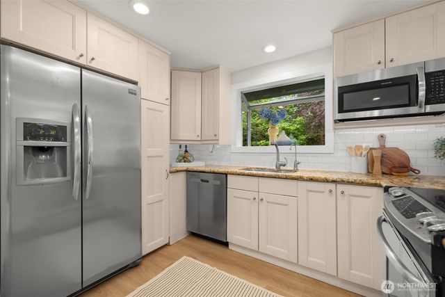 1315 102nd Avenue NE, Bellevue, WA 98004