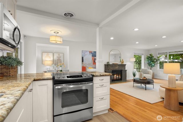 1315 102nd Avenue NE, Bellevue, WA 98004