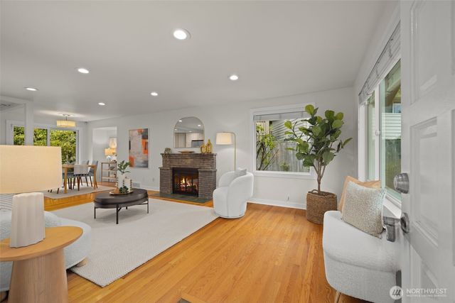 1315 102nd Avenue NE, Bellevue, WA 98004