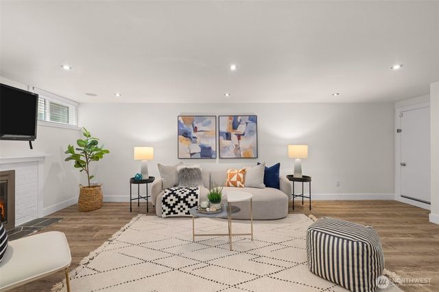 1315 102nd Avenue NE, Bellevue, WA 98004
