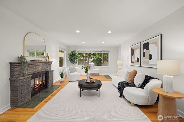 1315 102nd Avenue NE, Bellevue, WA 98004