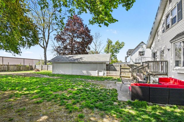 2047 Greenfield Avenue SW, Wyoming, MI 49519