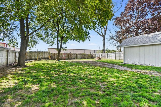 2047 Greenfield Avenue SW, Wyoming, MI 49519