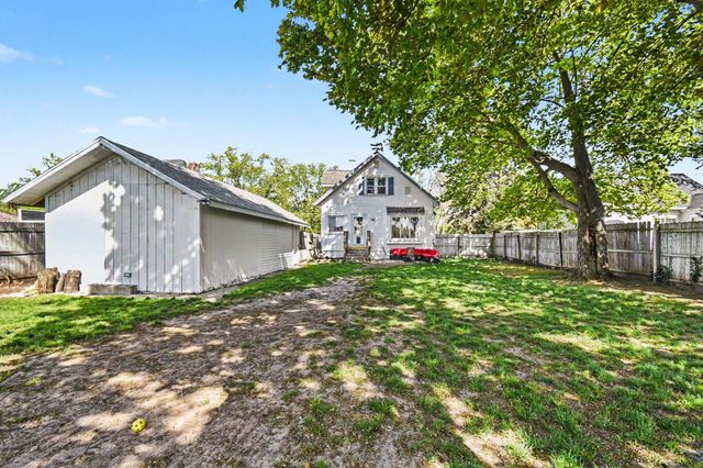 2047 Greenfield Avenue SW, Wyoming, MI 49519