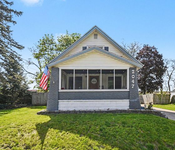 2047 Greenfield Avenue SW, Wyoming, MI 49519