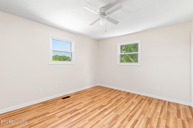 604 Trotter Rd, Knoxville, TN 37920