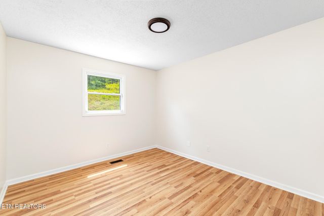 604 Trotter Rd, Knoxville, TN 37920