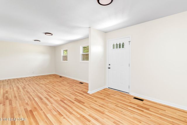 604 Trotter Rd, Knoxville, TN 37920
