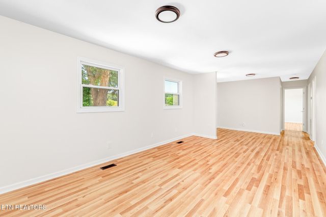604 Trotter Rd, Knoxville, TN 37920