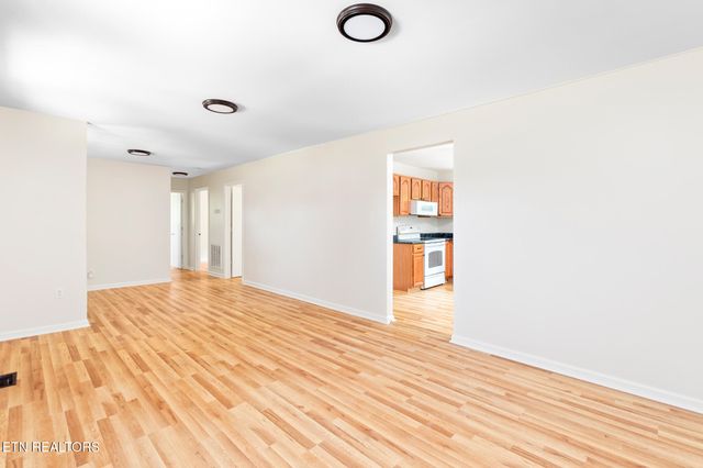 604 Trotter Rd, Knoxville, TN 37920