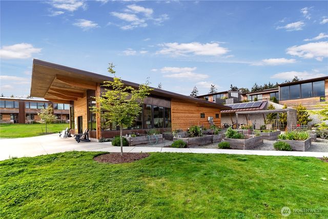 200 Shepard Way NW, Bainbridge Island, WA 98110