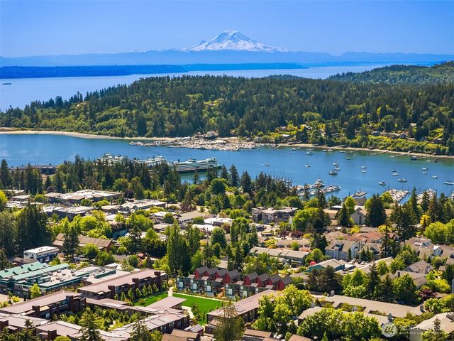200 Shepard Way NW, Bainbridge Island, WA 98110