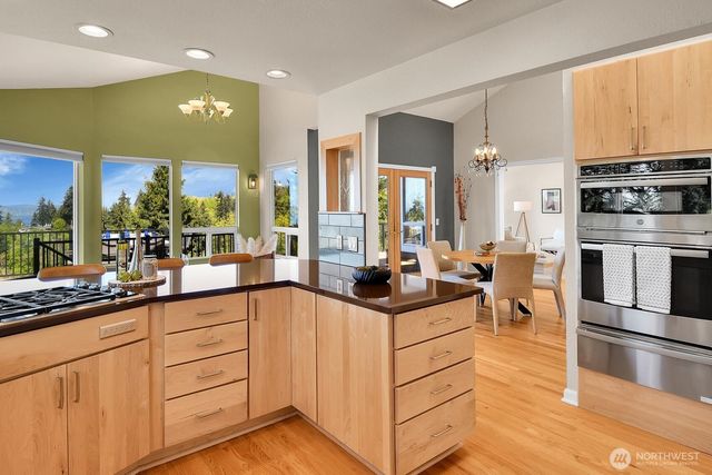 7103 156th Street SW, Edmonds, WA 98026